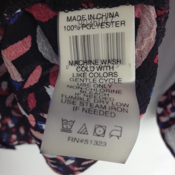 TWO by VINCE CAMUTO Masquerade Print Sheer Blouse - Picture 8 of 8